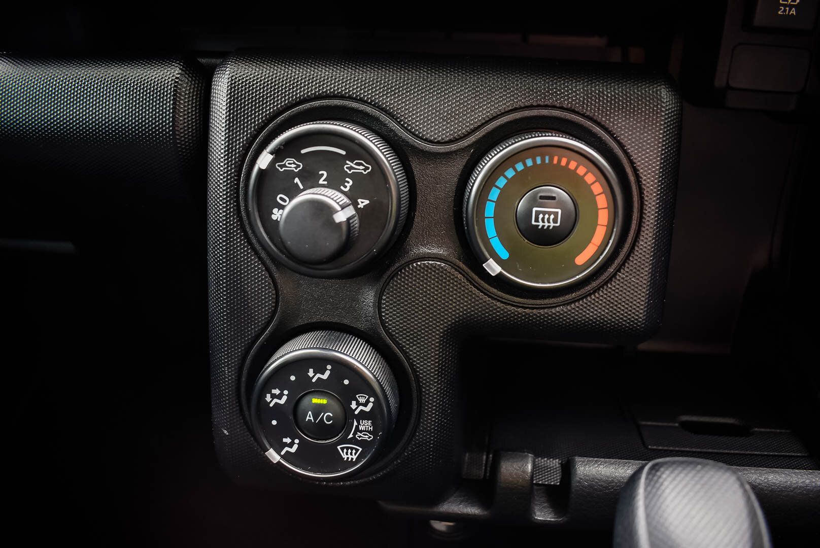 Toyota Probox, I Рестайлинг 1.5 CVT (109 л.с.) 2020