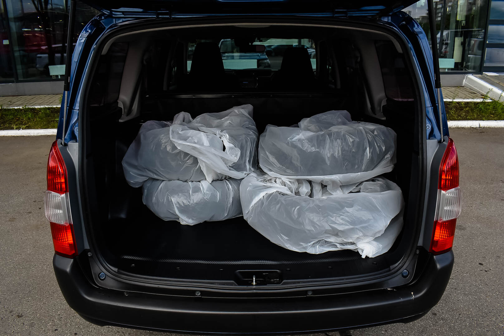 Toyota Probox, I Рестайлинг 1.5 CVT (109 л.с.) 2020
