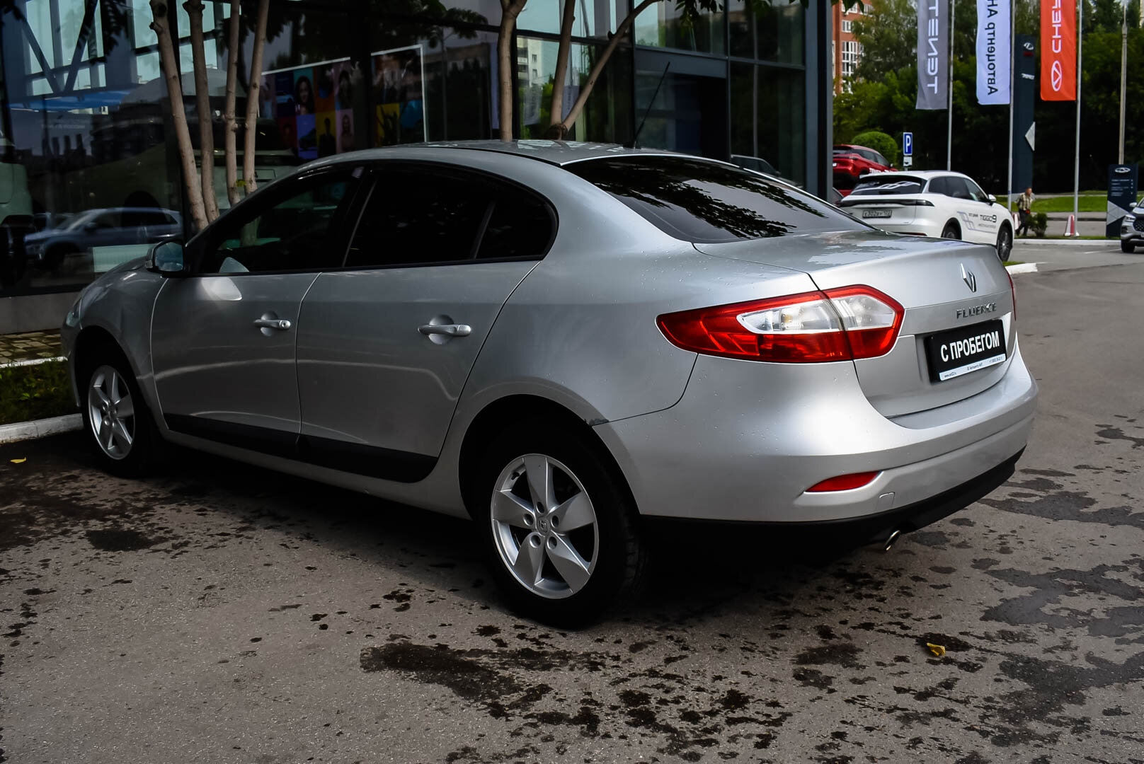 Renault Fluence, I 1.6 MT (106 л.с.) 2012