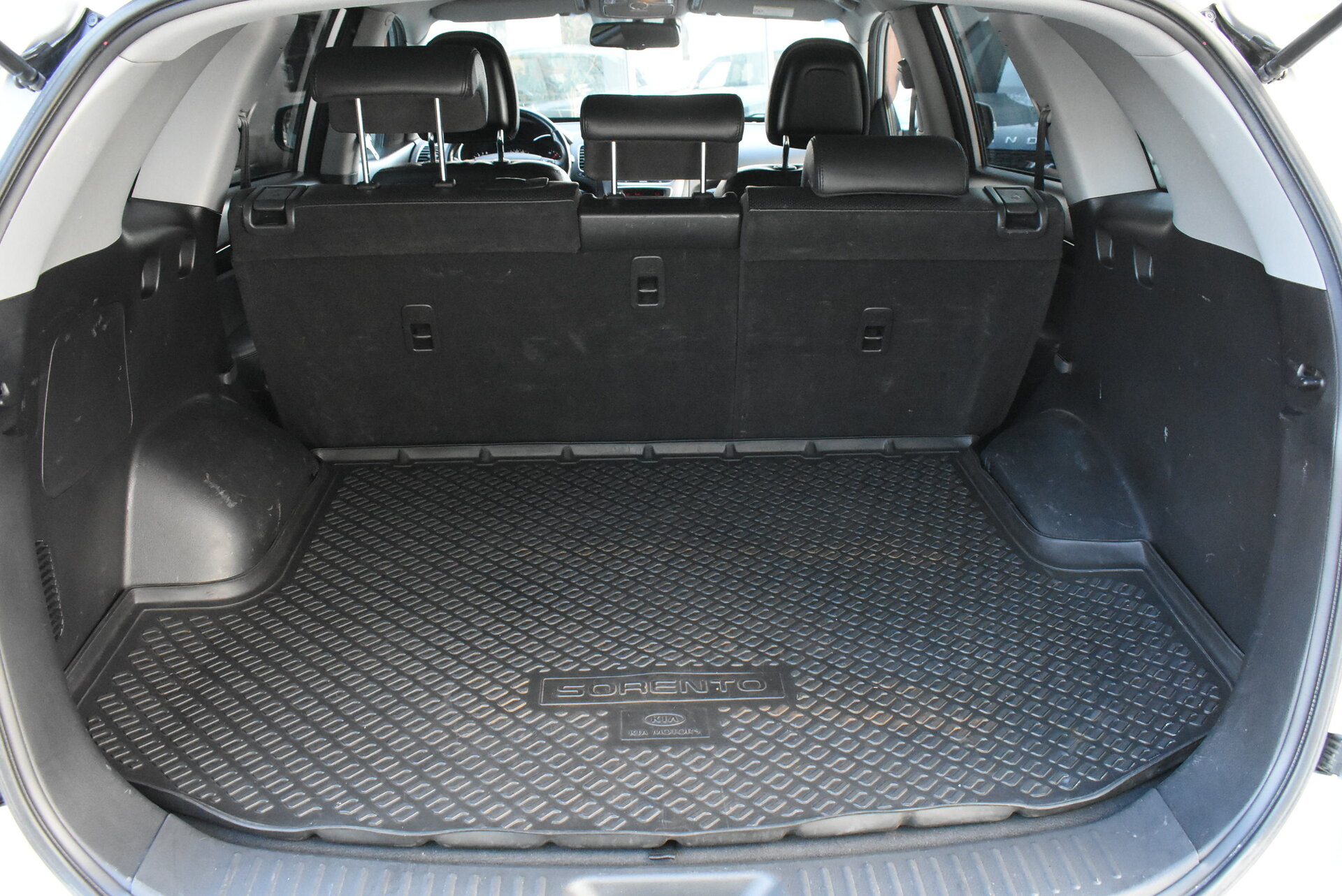 Kia Sorento, II Рестайлинг 2.4 AT (175 л.с.) 4WD 2012