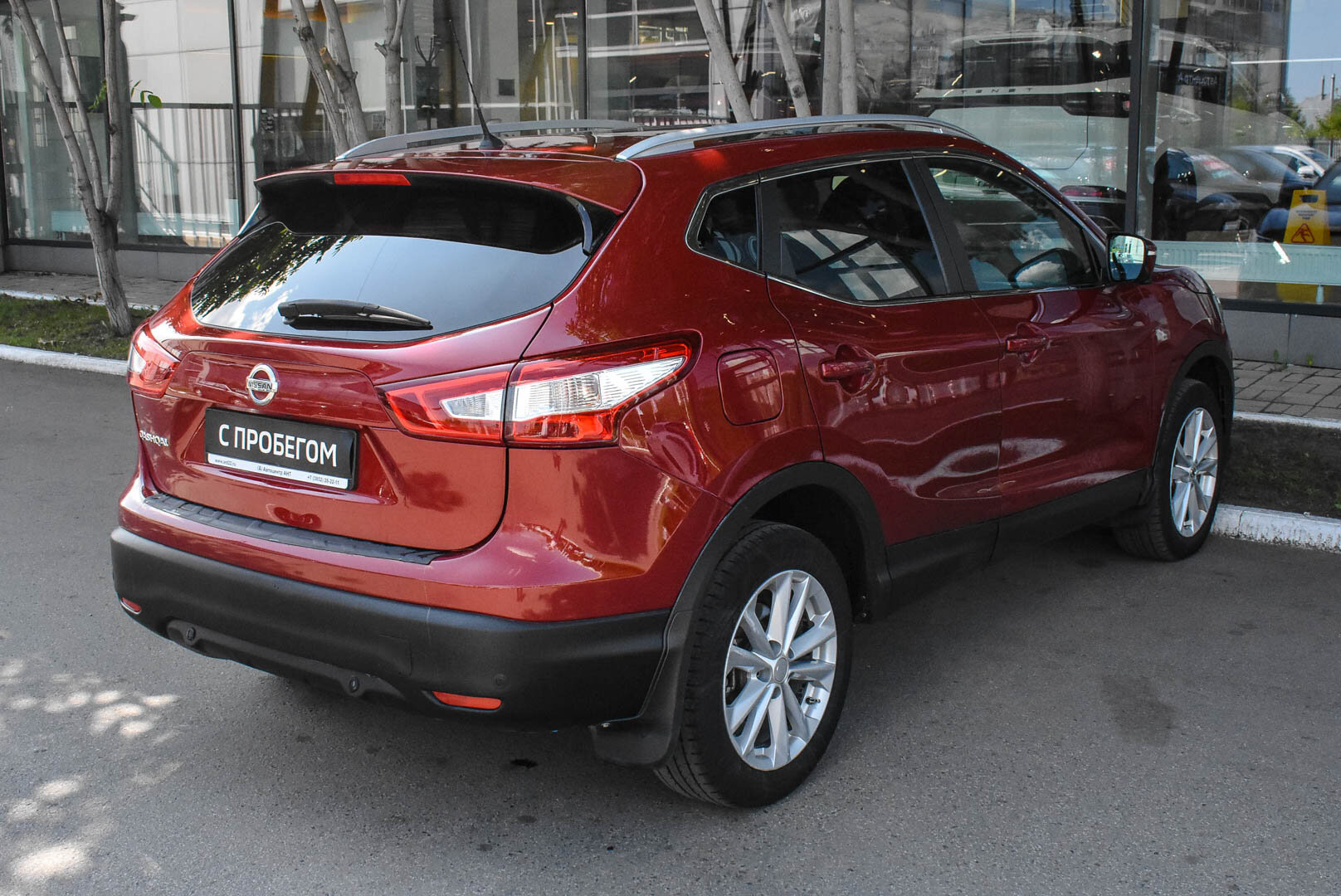 Nissan Qashqai, II 2.0 CVT (144 л.с.) 4WD 2014