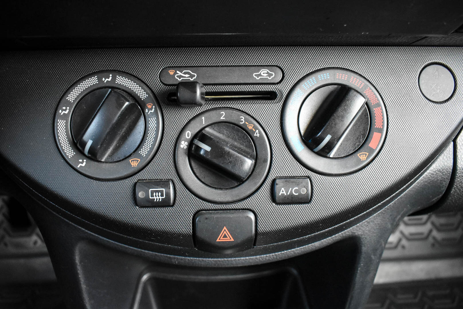 Nissan Note, I Рестайлинг 1.4 MT (88 л.с.) 2013