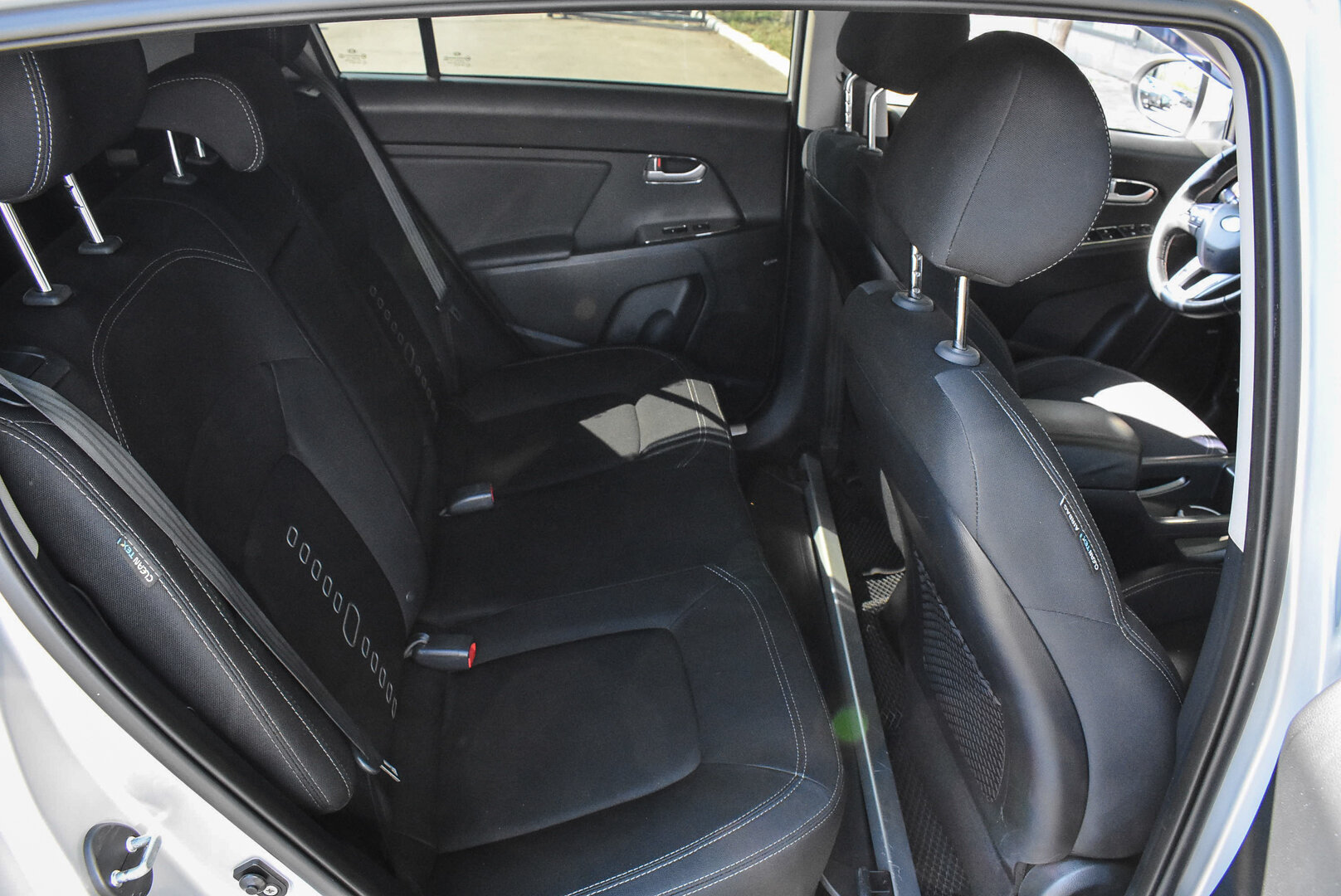 Kia Sportage, III 2.0 AT (150 л.с.) 4WD 2012