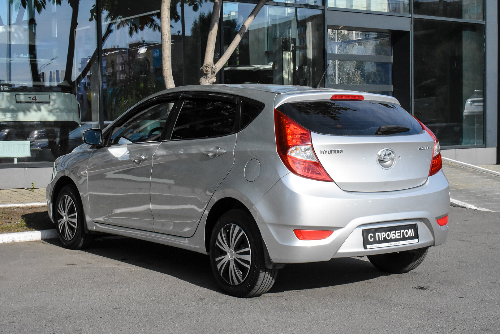 Hyundai Solaris, I 1.4 MT (107 л.с.) 2012