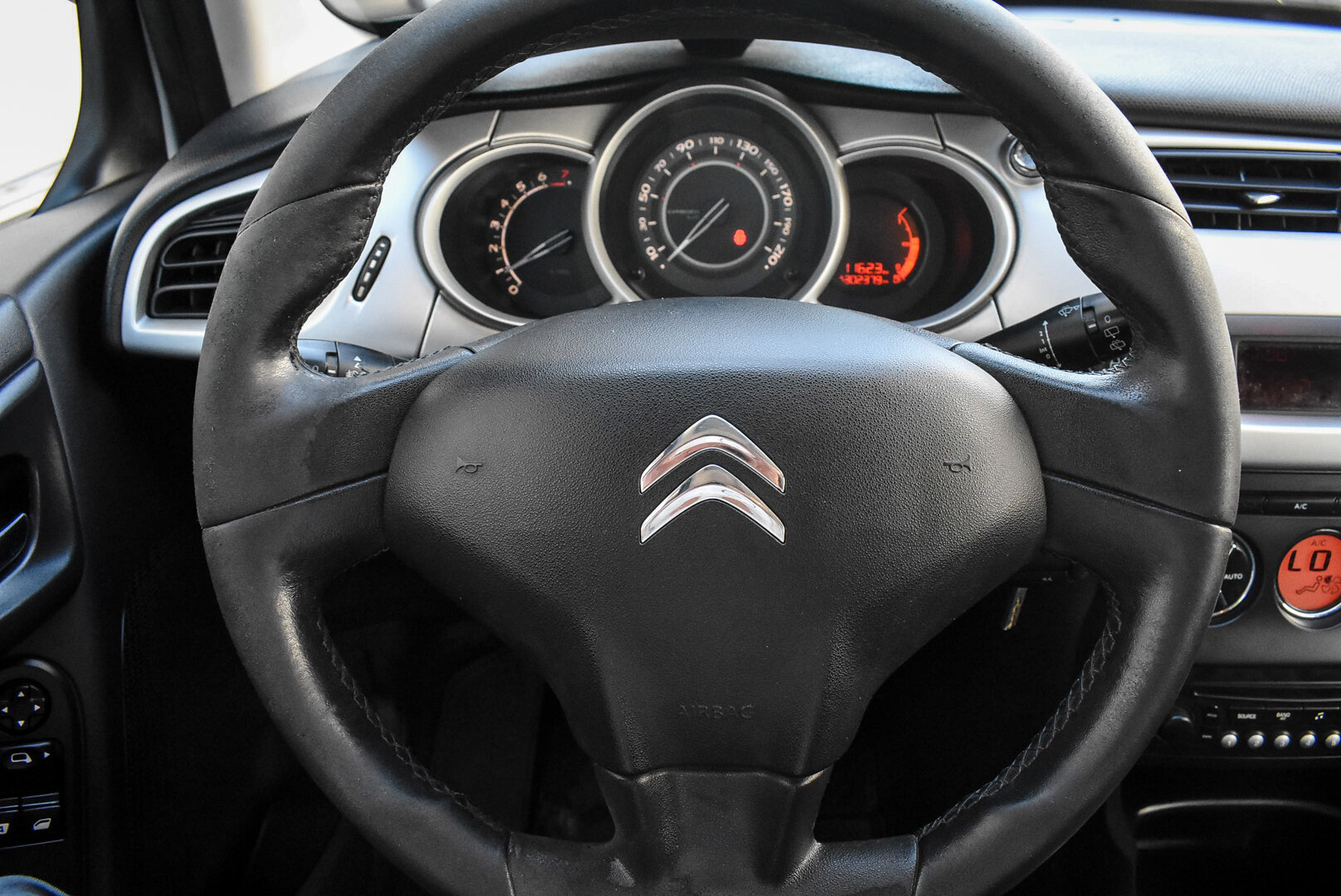 Citroen C3, II 1.4 MT (75 л.с.) 2010