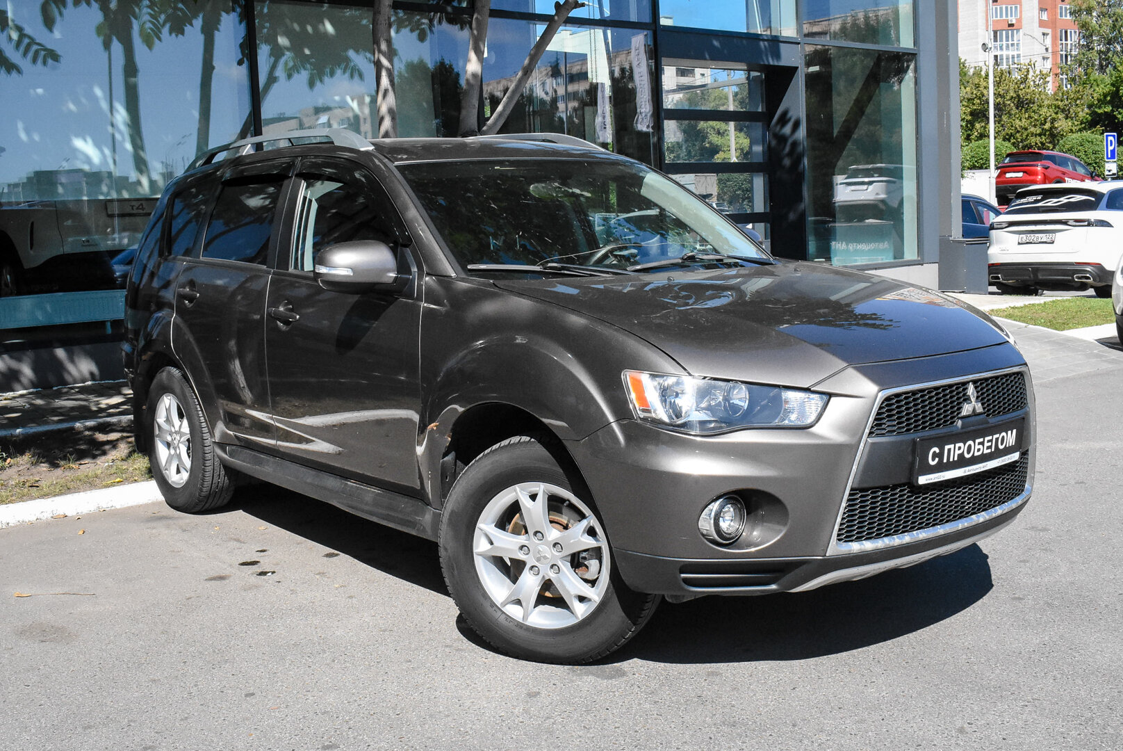Mitsubishi Outlander, II Рестайлинг 2.0 MT (147 л.с.) 2010