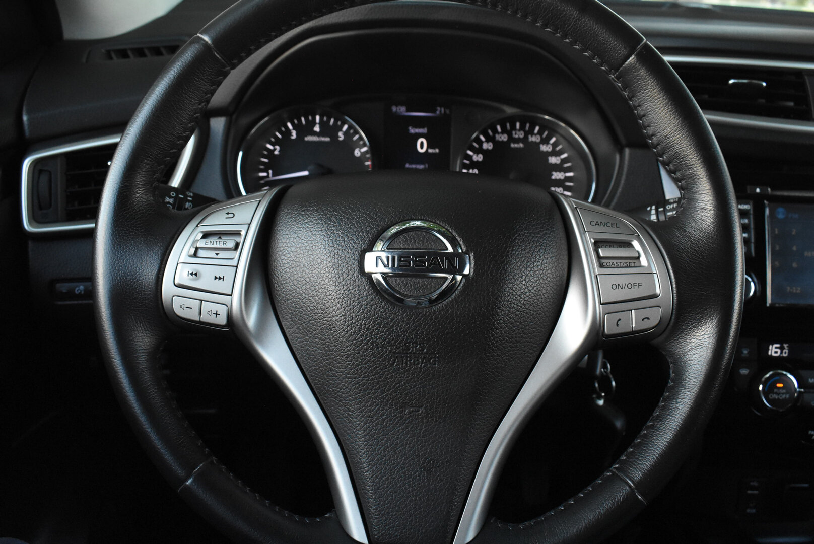 Nissan Qashqai, II 2.0 CVT (144 л.с.) 4WD 2018