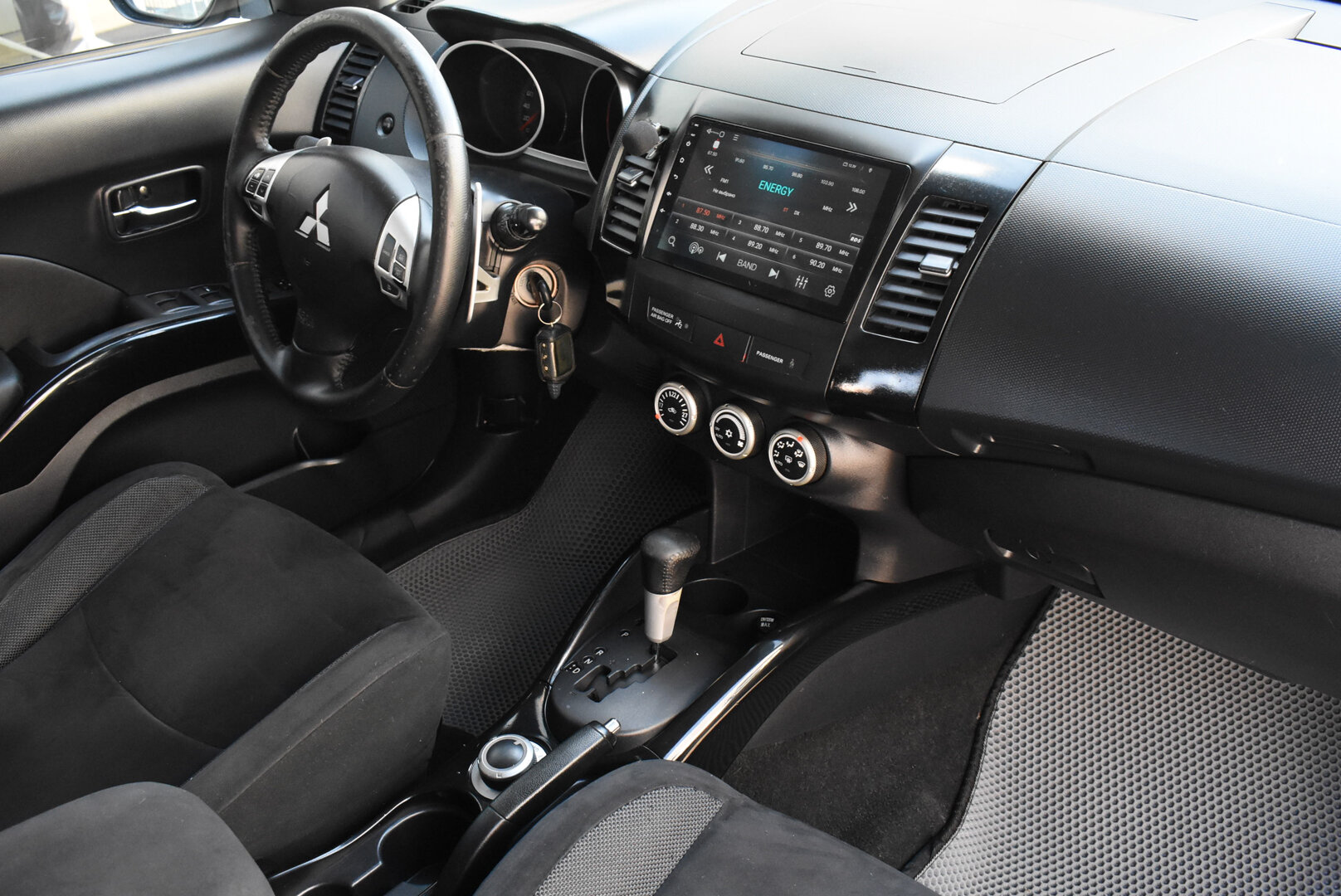 Mitsubishi Outlander, II 3.0 AT (220 л.с.) 4WD 2007