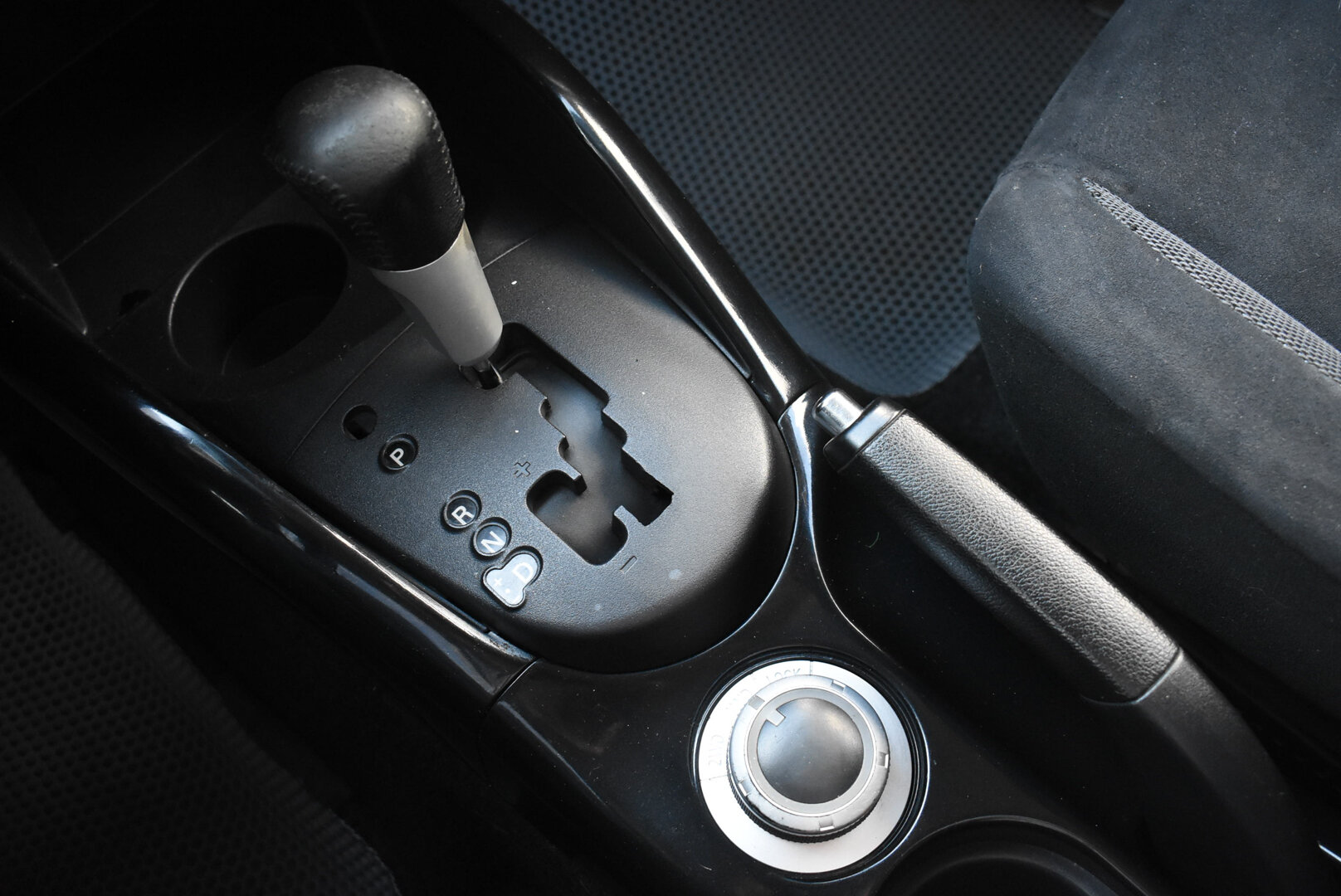 Mitsubishi Outlander, II 3.0 AT (220 л.с.) 4WD 2007