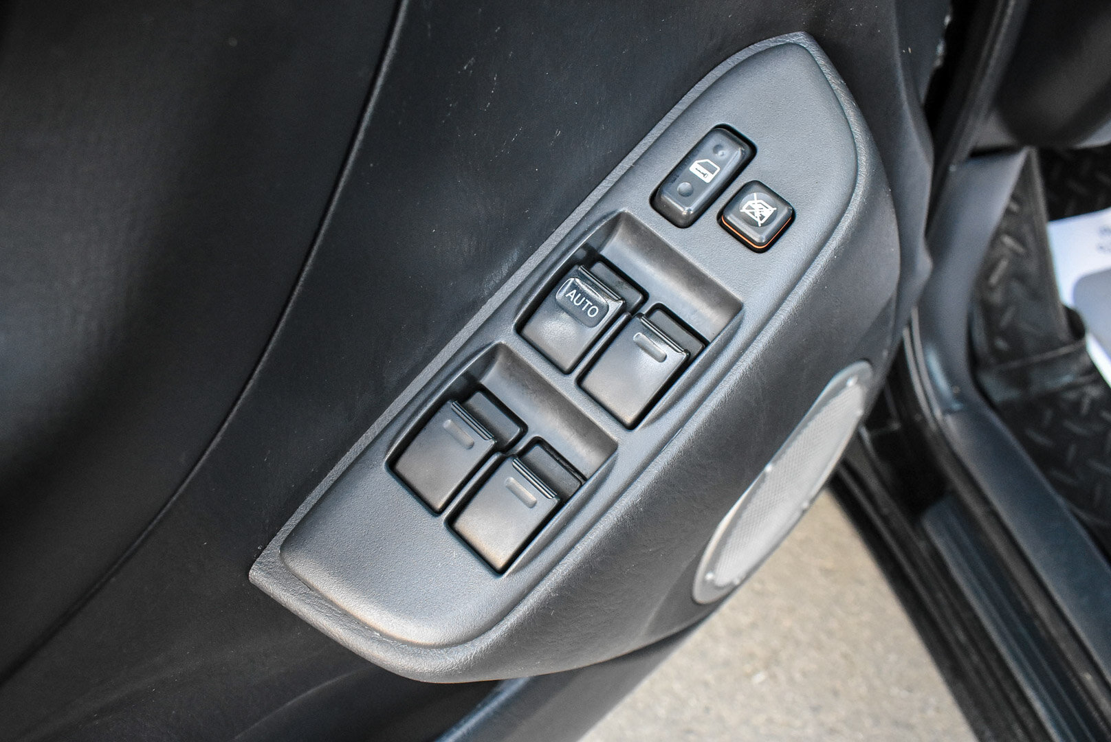 Toyota RAV4, II (XA20) Рестайлинг 2.0 AT (150 л.с.) 4WD 2003