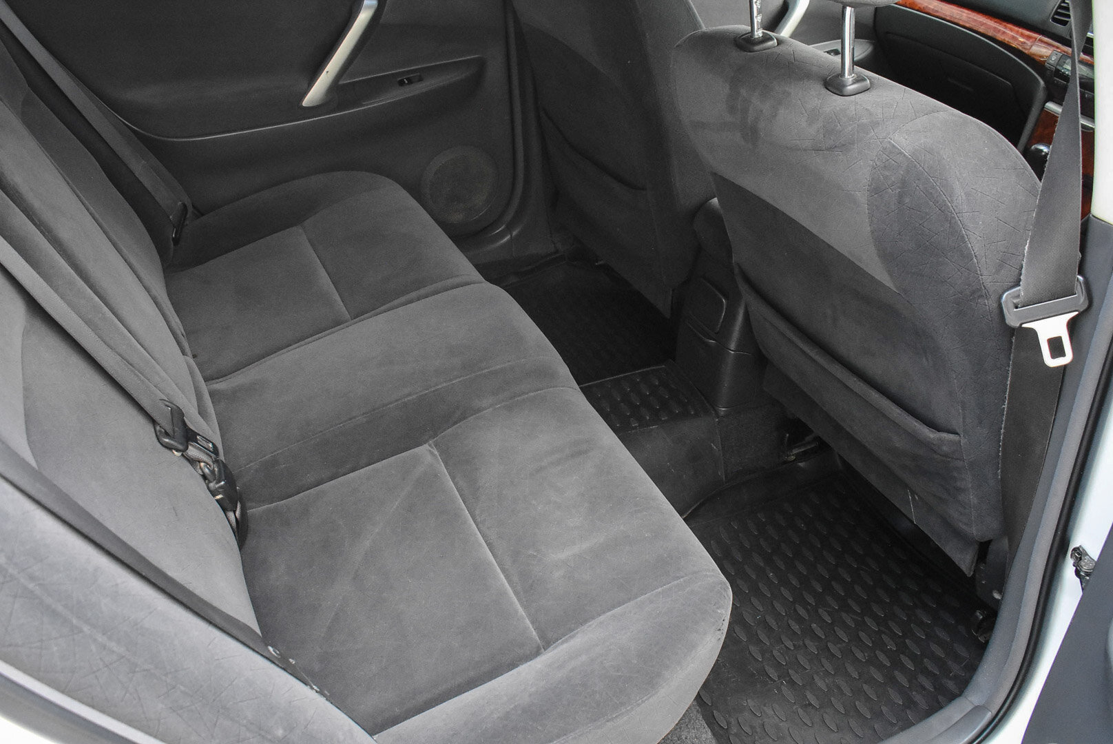 Toyota Allion, I Рестайлинг 1.8 AT (125 л.с.) 4WD 2005