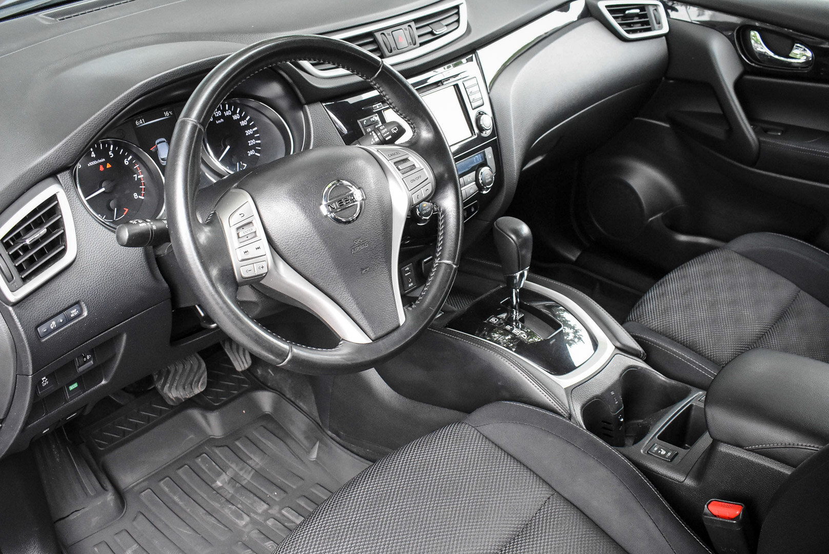 Nissan Qashqai, II 1.2 CVT (115 л.с.) 2016