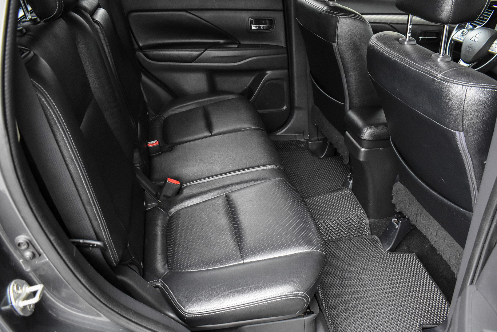 Mitsubishi Outlander, III 2.4 CVT (167 л.с.) 4WD 2013