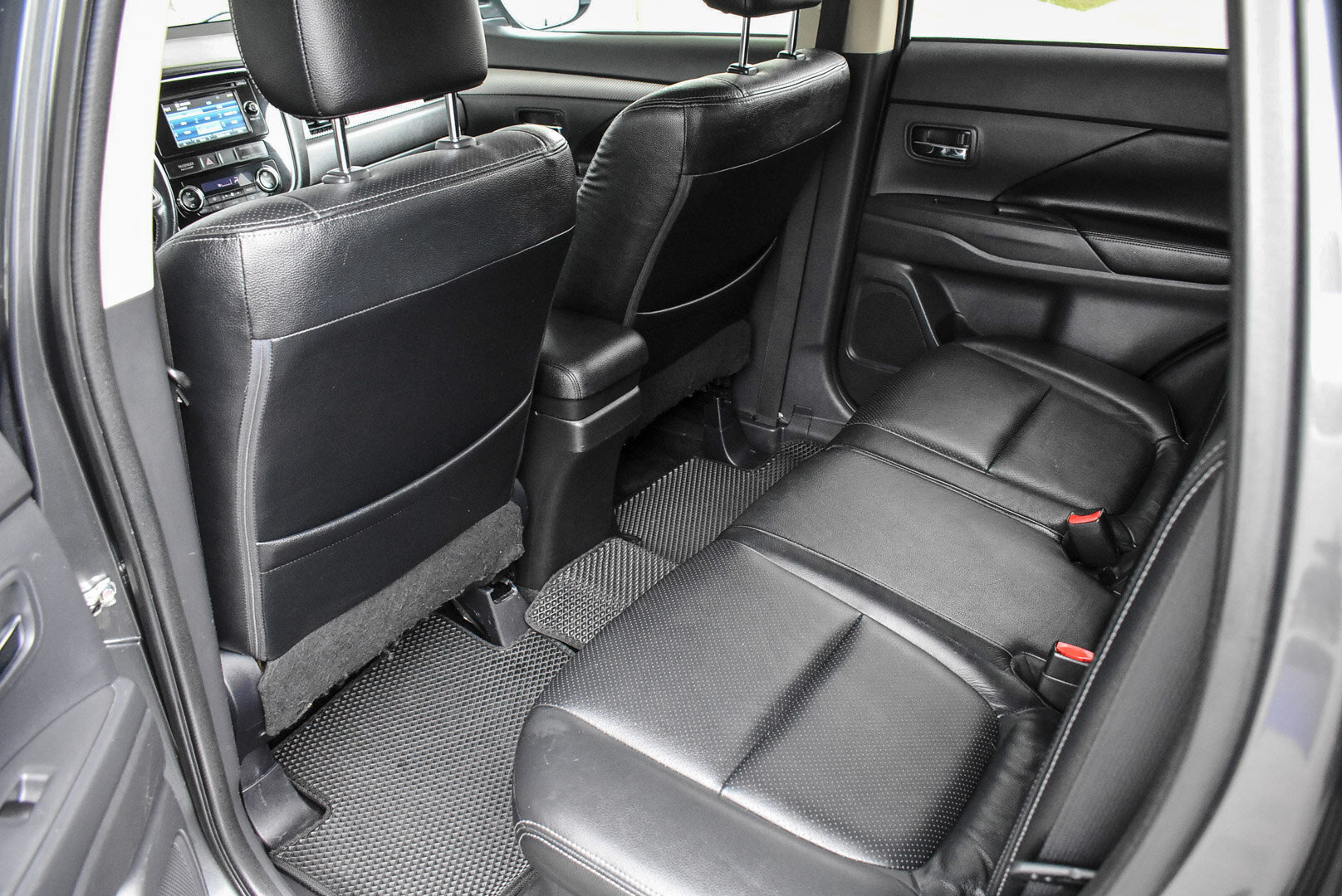 Mitsubishi Outlander, III 2.4 CVT (167 л.с.) 4WD 2013