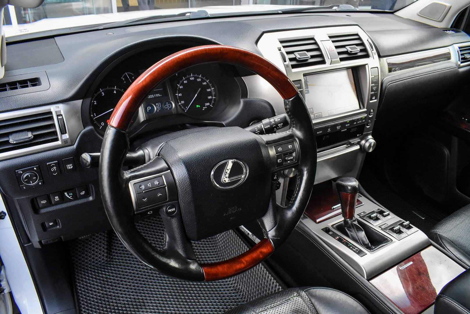 Lexus GX, II 460 4.6 AT (296 л.с.) 4WD 2011