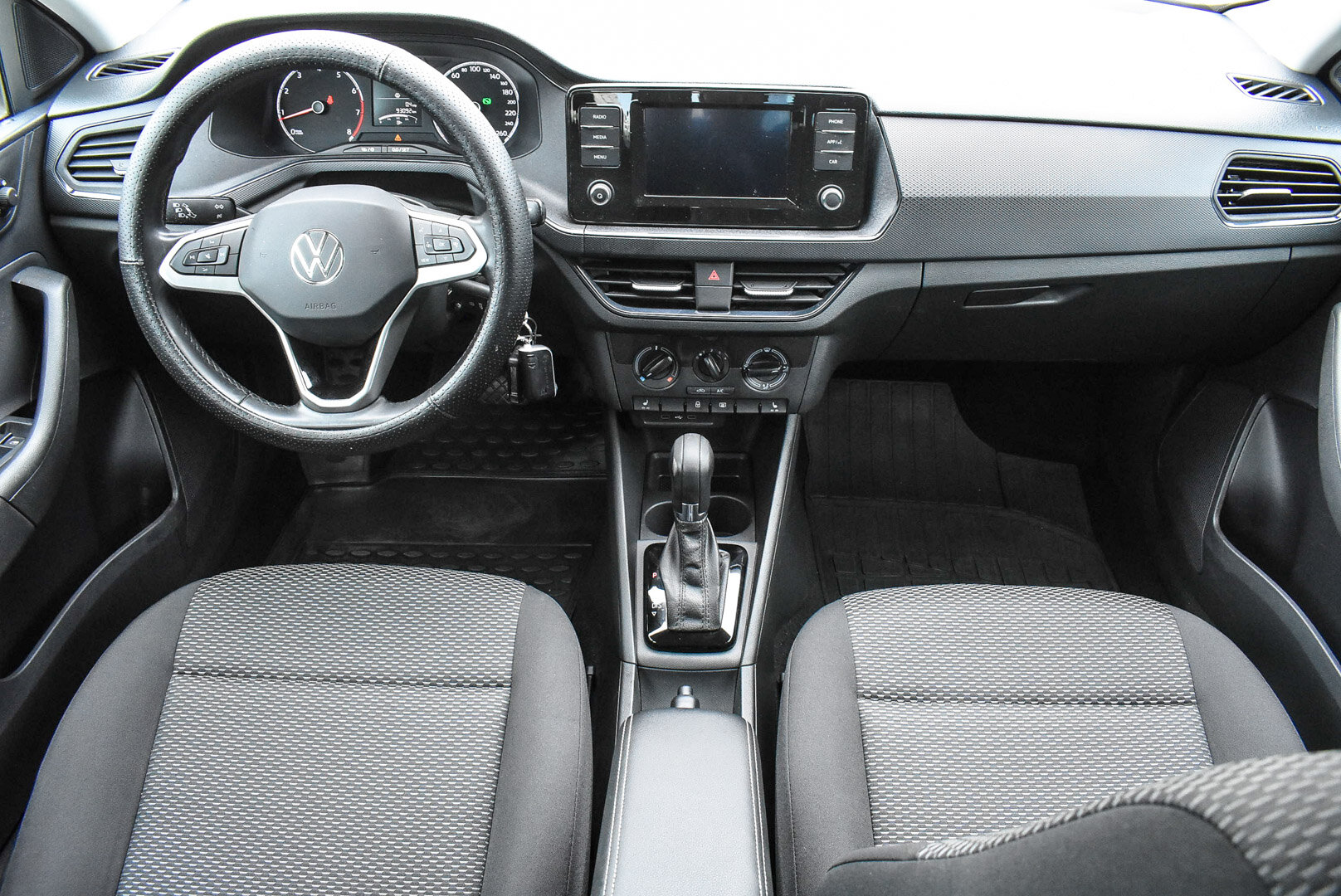 Volkswagen Polo, VI 1.6 AT (110 л.с.) 2022