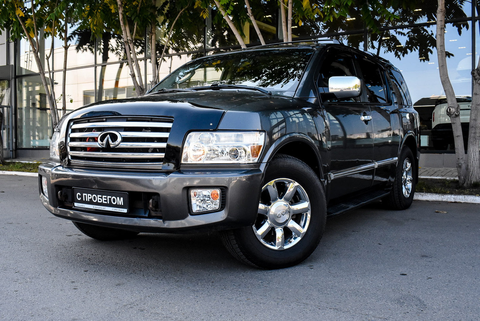 Infiniti QX56, I 5.6 AT (313 л.с.) 4WD 2004