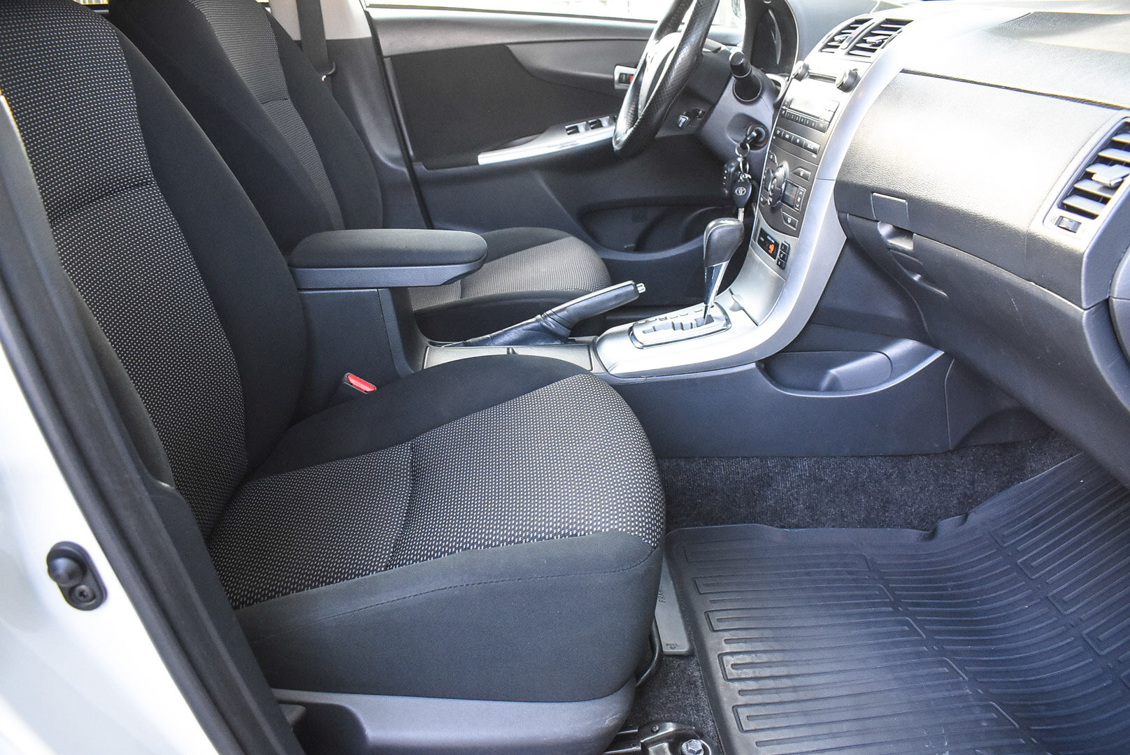 Toyota Corolla, X (E140, E150) Рестайлинг 1.6 AT (124 л.с.) 2011