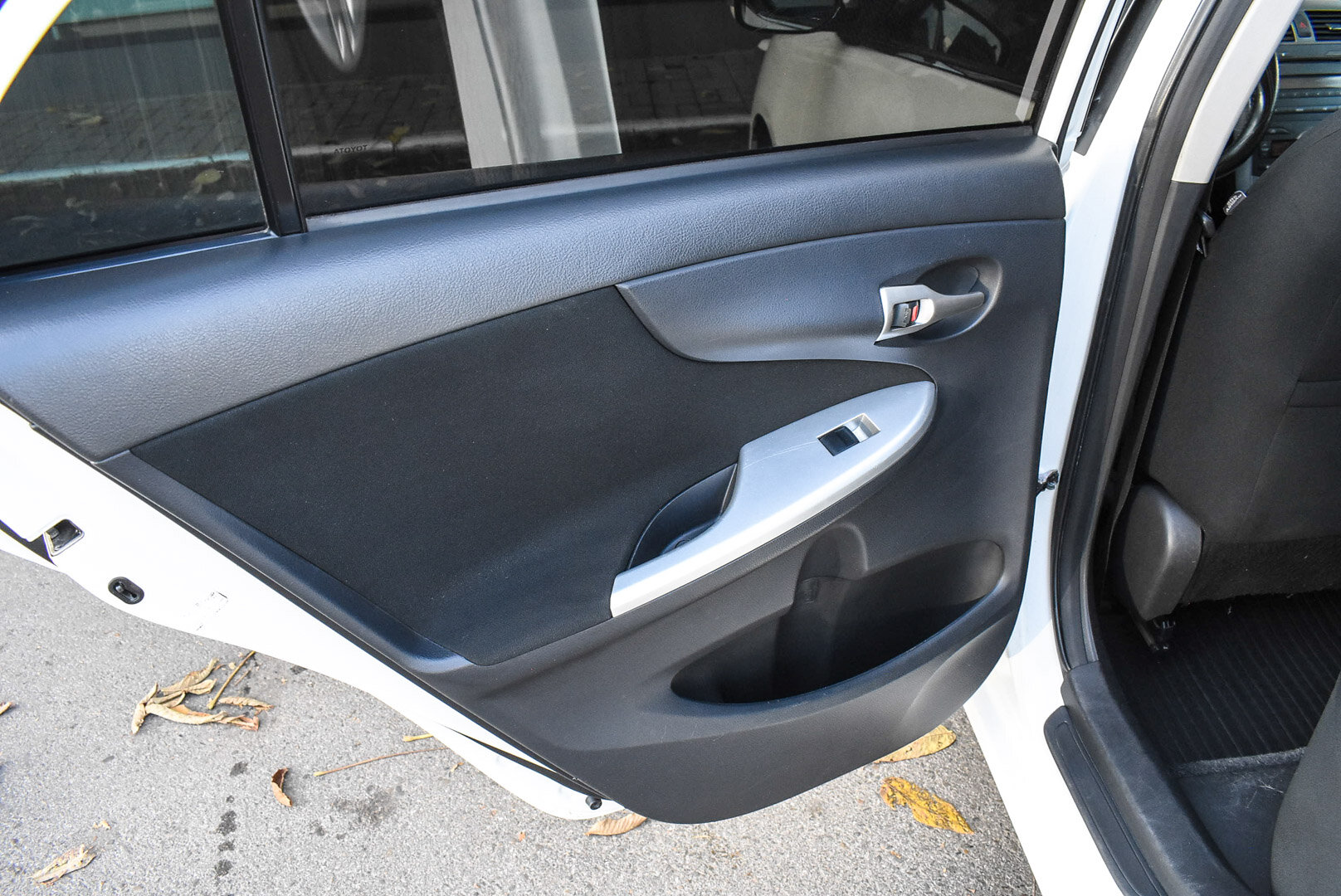 Toyota Corolla, X (E140, E150) Рестайлинг 1.6 AT (124 л.с.) 2011