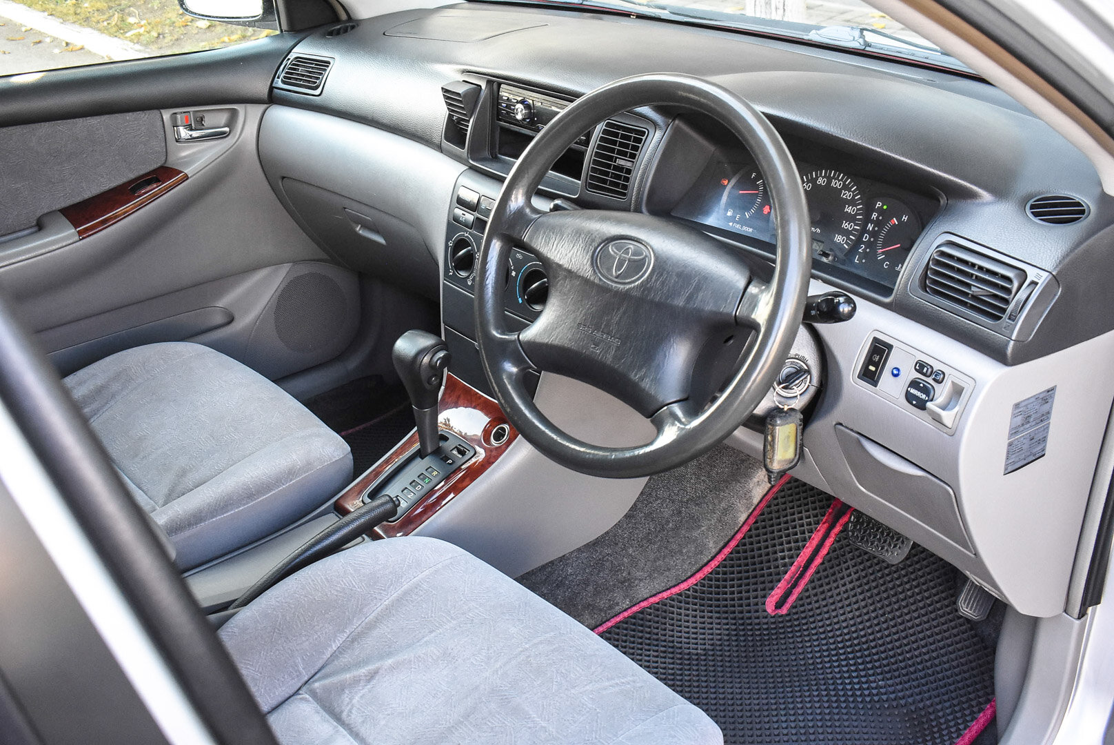 Toyota Corolla, IX (E120, E130) 1.5 AT (110 л.с.) 2002