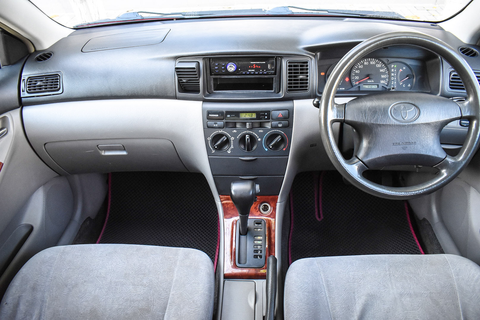 Toyota Corolla, IX (E120, E130) 1.5 AT (110 л.с.) 2002