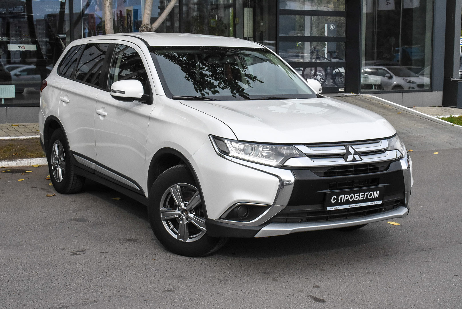 Mitsubishi Outlander, III Рестайлинг 2 2.0 CVT (146 л.с.) 4WD 2016