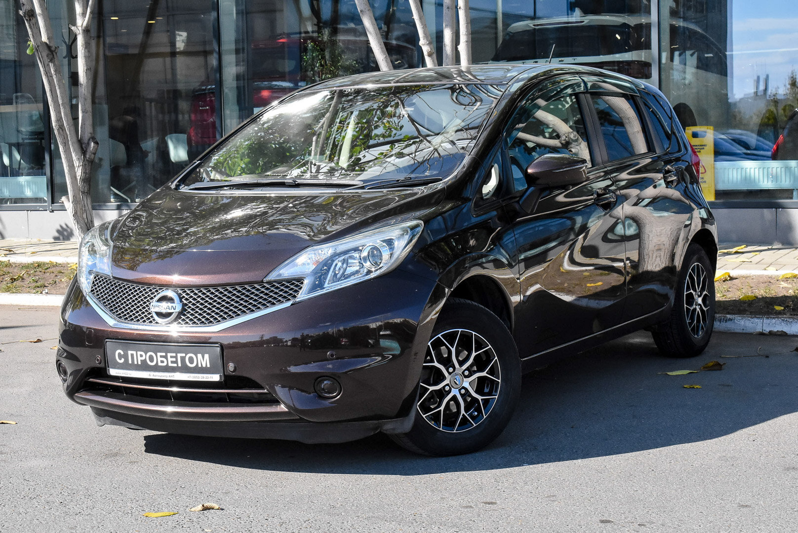Nissan Note, II 1.2 CVT (98 л.с.) 2015