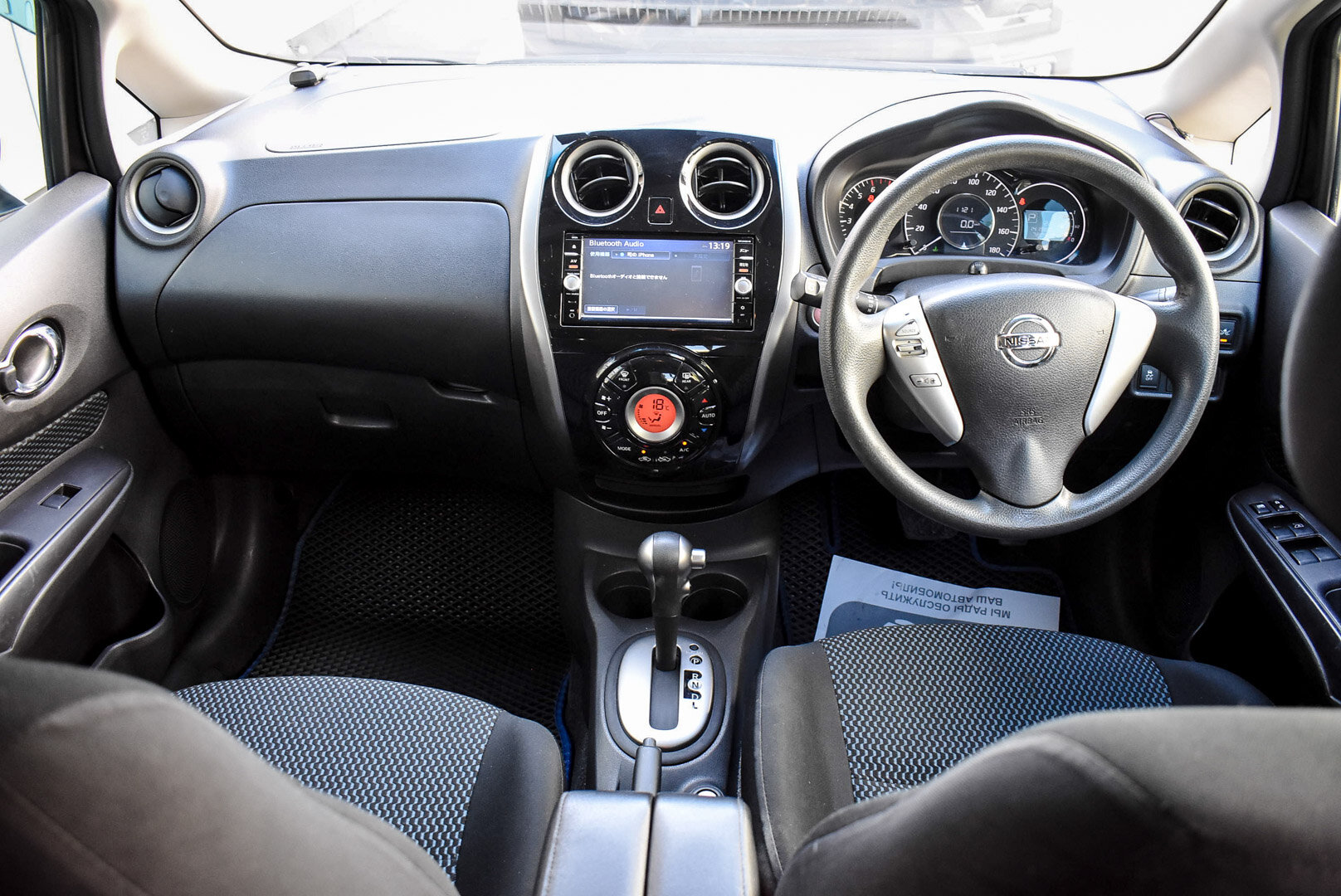 Nissan Note, II 1.2 CVT (98 л.с.) 2015