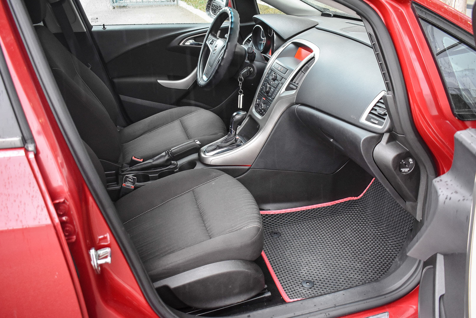 Opel Astra, J 1.6 AT (115 л.с.) 2010
