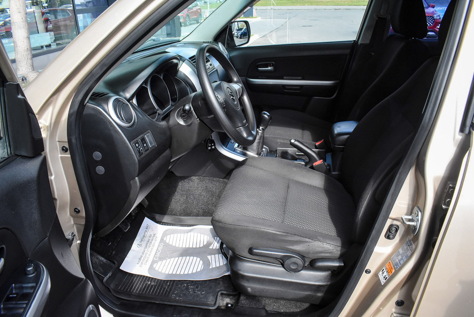 Suzuki Grand Vitara, II Рестайлинг 2.0 MT (140 л.с.) 4WD 2011
