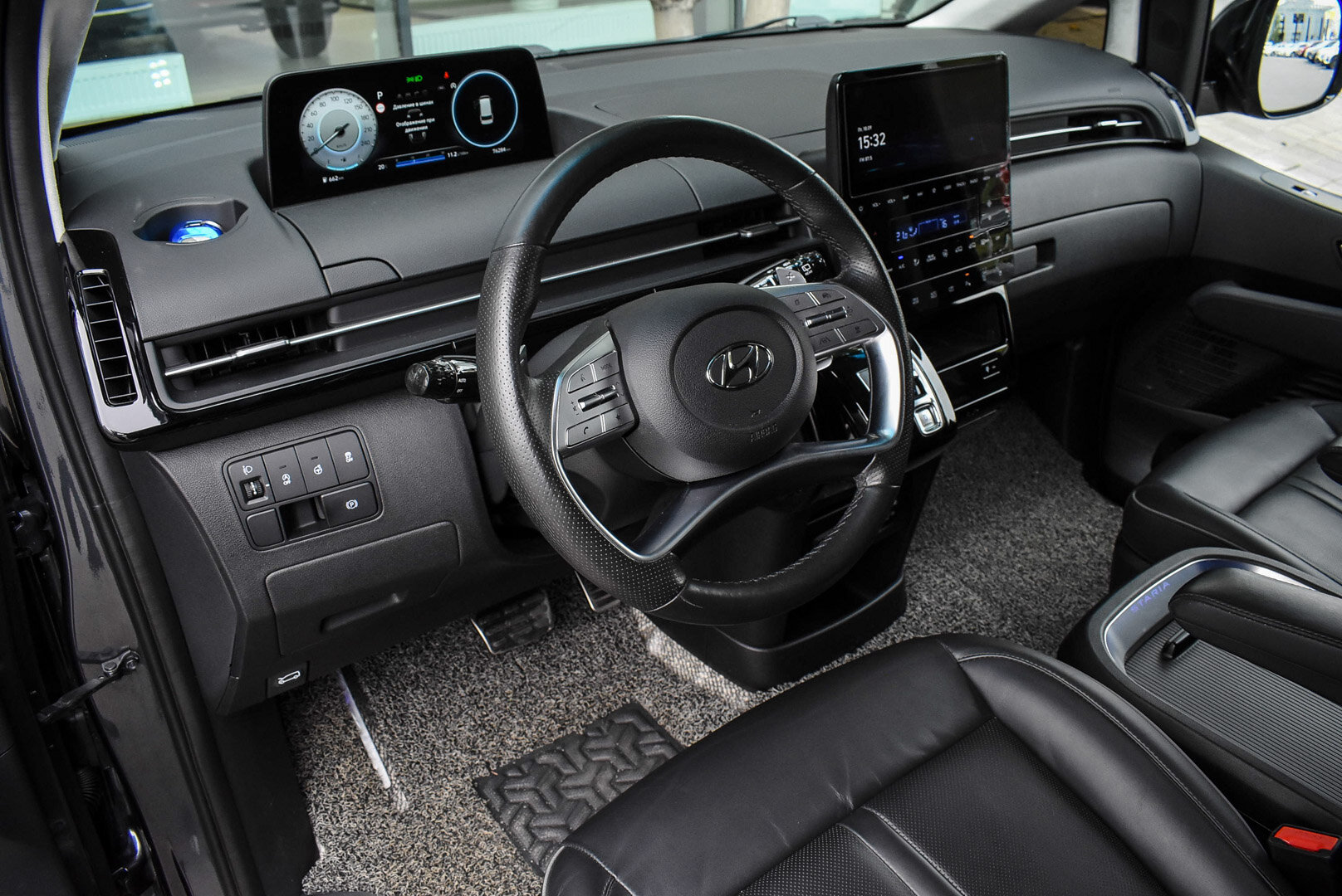 Hyundai Staria, I 2.2d AT (177 л.с.) 2021
