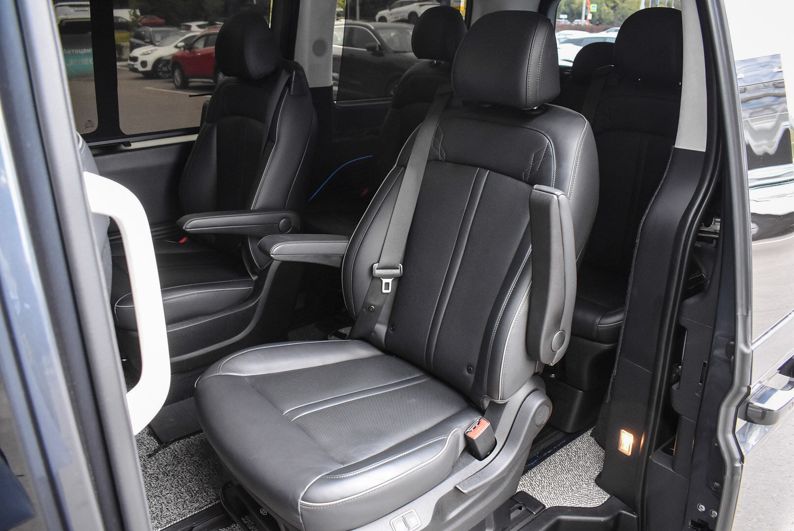 Hyundai Staria, I 2.2d AT (177 л.с.) 2021