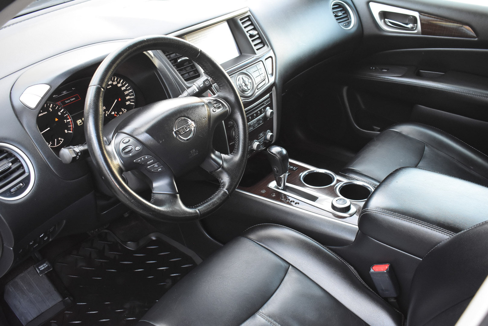 Nissan Pathfinder, IV 3.5 CVT (249 л.с.) 4WD 2014