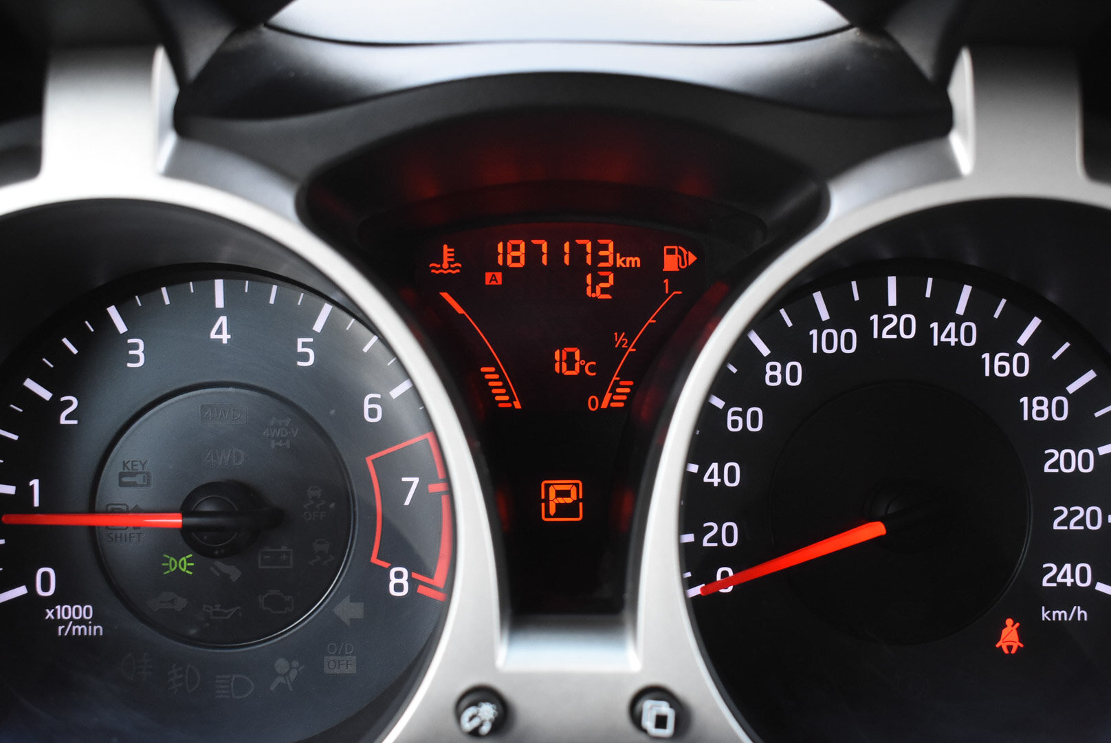 Nissan Juke, I 1.6 CVT (117 л.с.) 2013